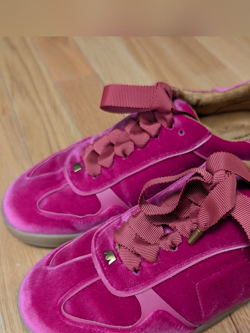 Birdies Jay Sneaker Size 7.5. Hot Pink Velvet